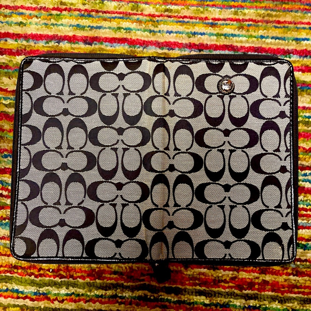 Coach casing